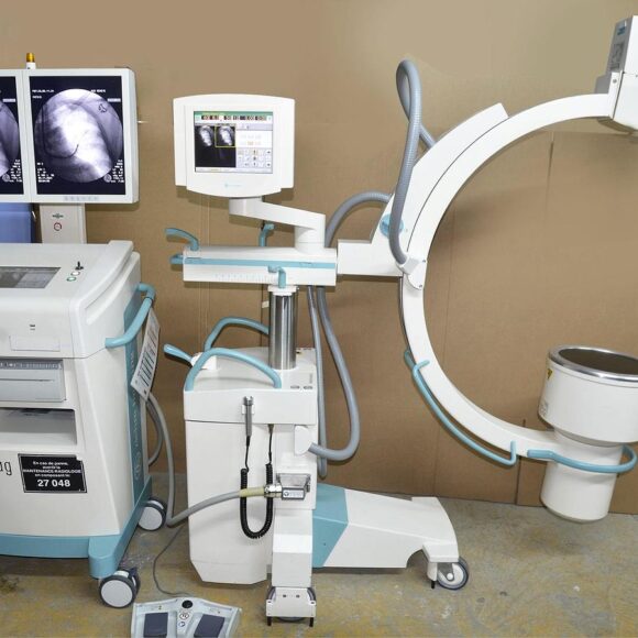 large d occasion amplificateur de brillance mobile avec double ecran ziehm vision rfd 580x580